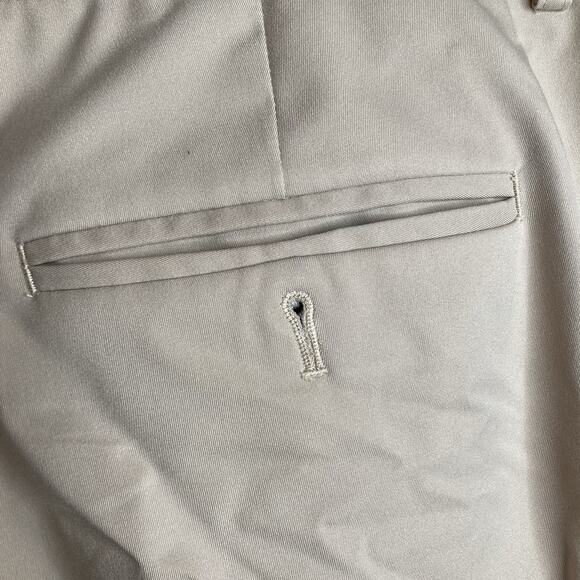 J McLaughlin Men's Beige Chino Shorts 10" Size 40 Resort Basics Khakis Casual - Picture 12 of 13